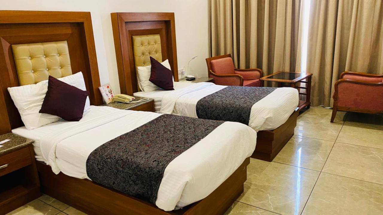 Grand Hotel Nawanshahr Nawāshahr エクステリア 写真