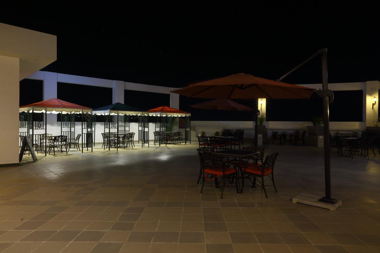 Grand Hotel Nawanshahr Nawāshahr エクステリア 写真