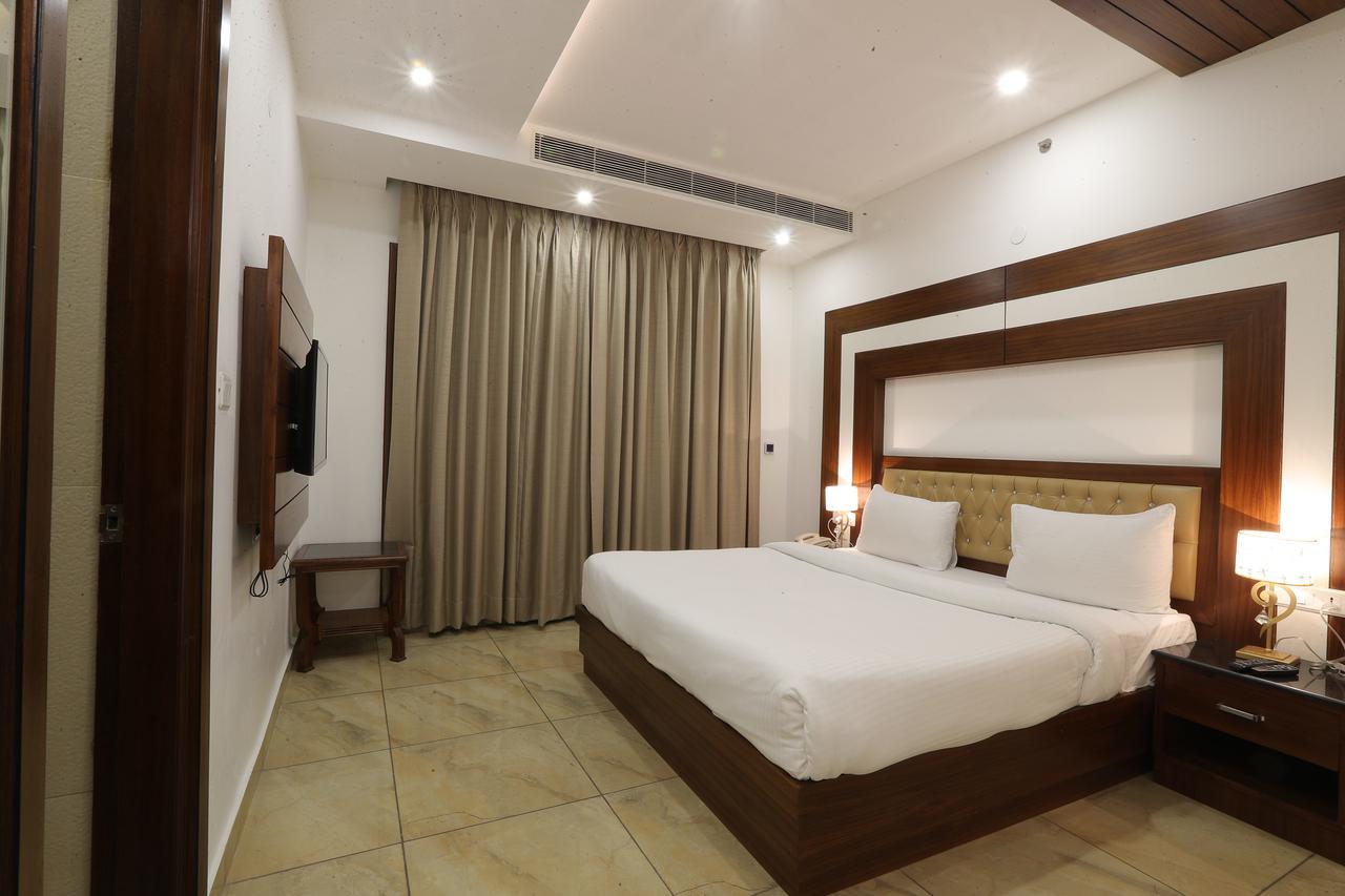 Grand Hotel Nawanshahr Nawāshahr エクステリア 写真