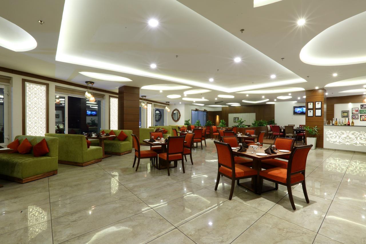 Grand Hotel Nawanshahr Nawāshahr エクステリア 写真