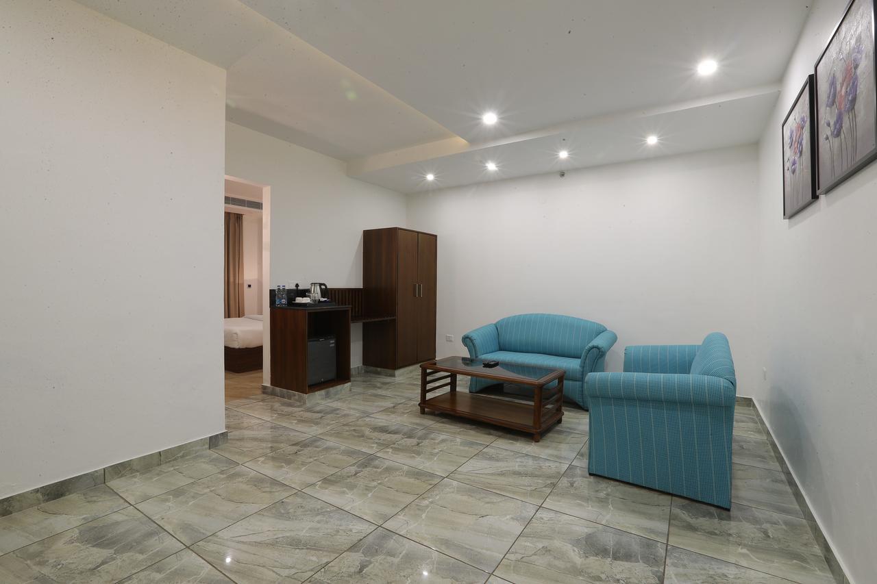 Grand Hotel Nawanshahr Nawāshahr エクステリア 写真
