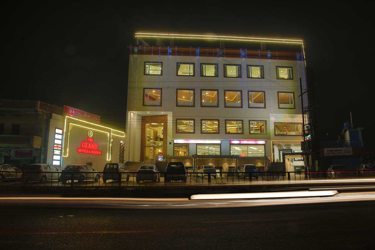 Grand Hotel Nawanshahr Nawāshahr エクステリア 写真