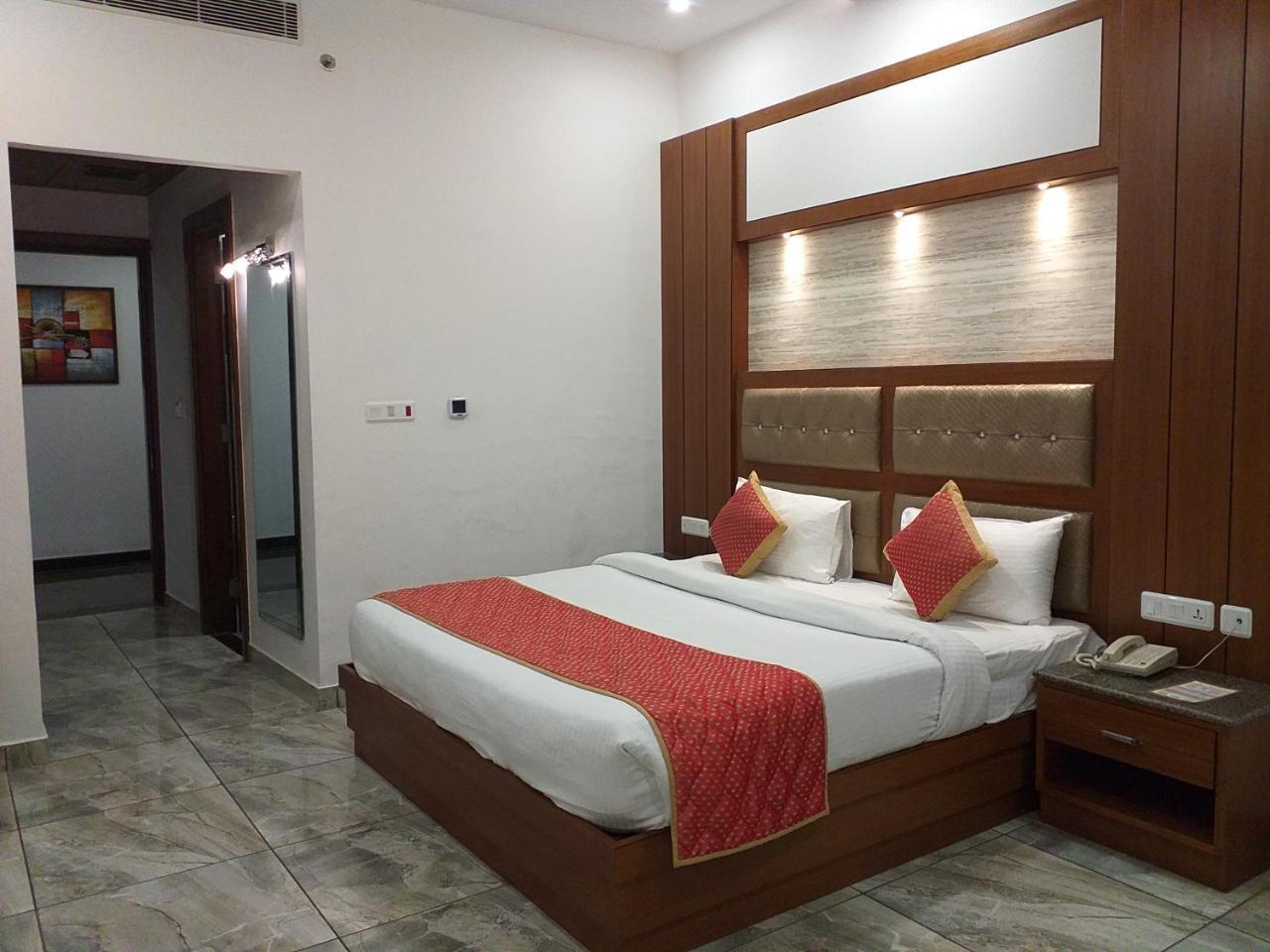 Grand Hotel Nawanshahr Nawāshahr エクステリア 写真