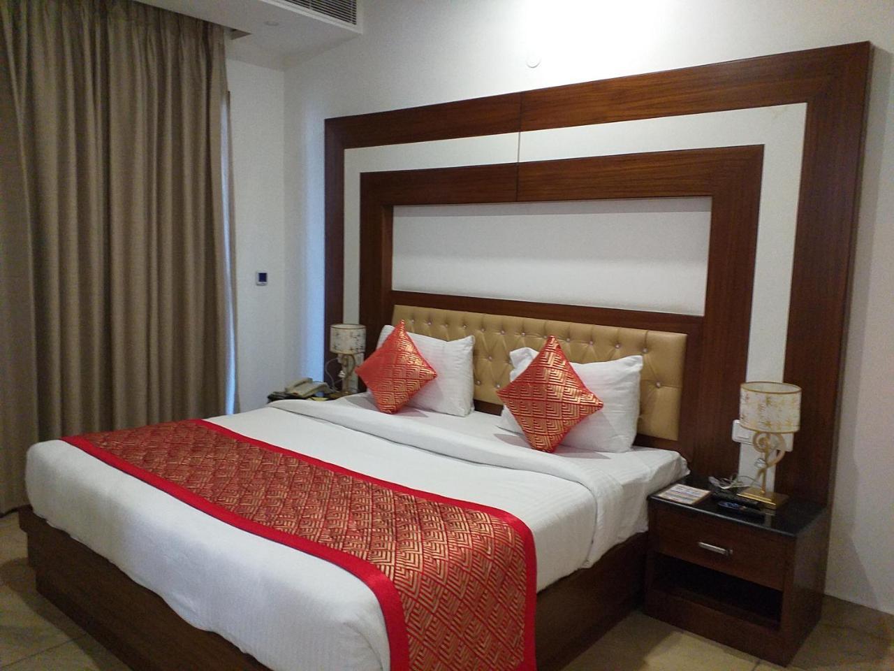 Grand Hotel Nawanshahr Nawāshahr エクステリア 写真