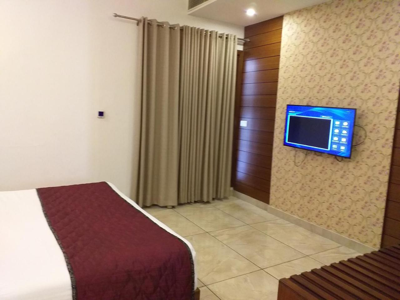 Grand Hotel Nawanshahr Nawāshahr エクステリア 写真