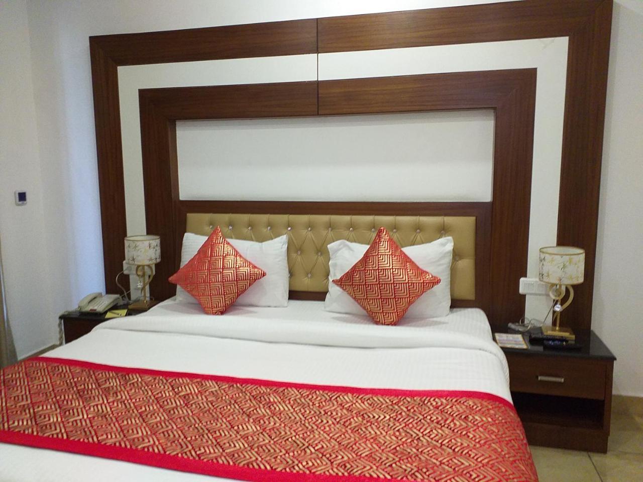 Grand Hotel Nawanshahr Nawāshahr エクステリア 写真